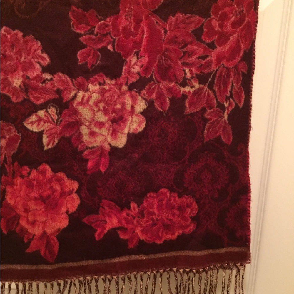 Scarf/wrap - Picture 2 of 2